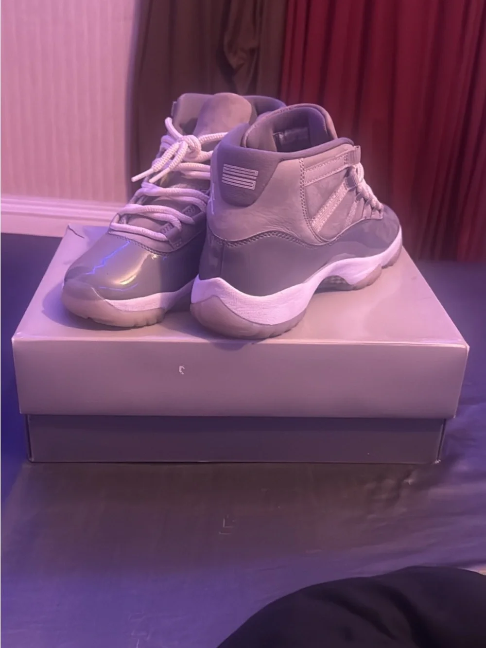 Nike Men Air Jordan 11 Retro Mid - Light Gray and White